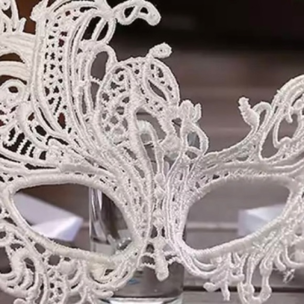 SEXY VENETIAN WHITE MASQUERADE LACE FACE MASK-NEW‎ - Picture 3 of 6